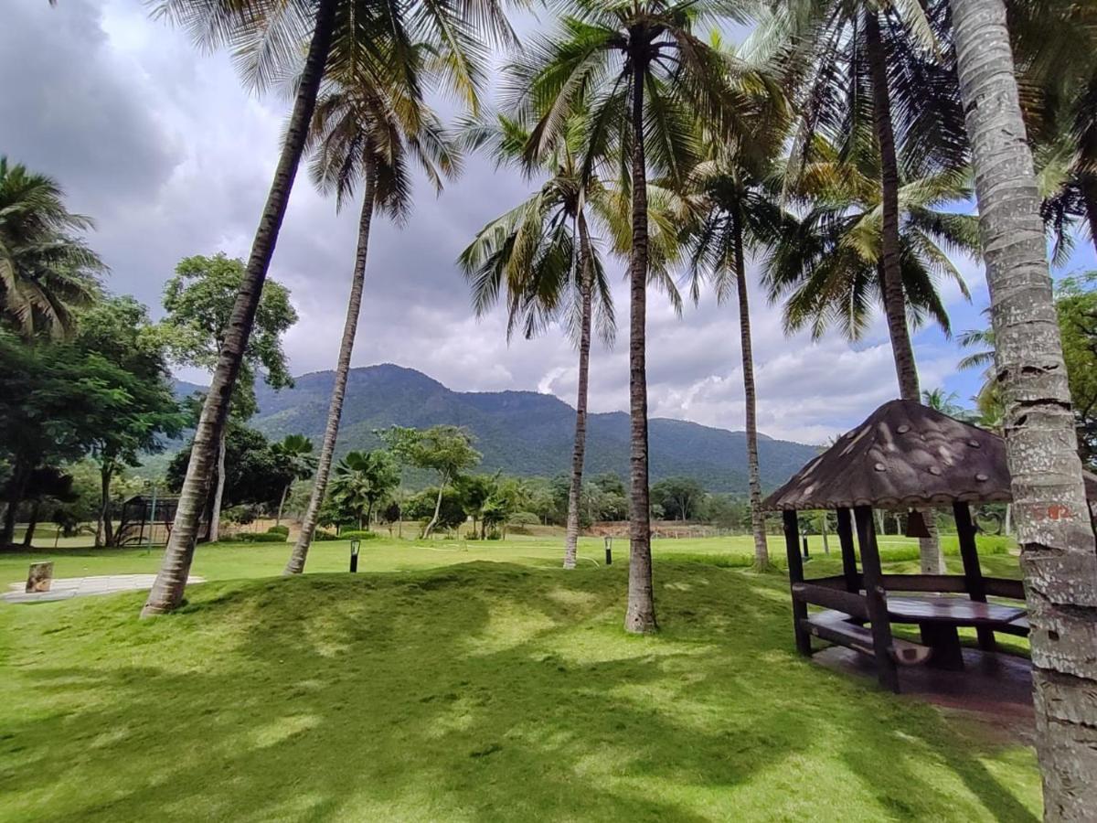 Avana Resort Mettuppālaiyam Exterior photo